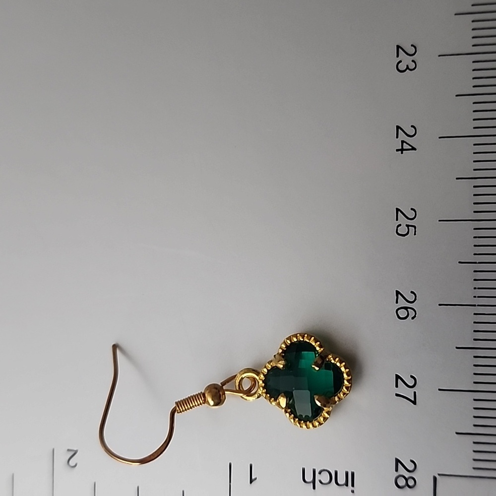 Clover Simulated Emerald Gold Plate sterling Silver Post Allergy Friendly - Picture 3 of 5